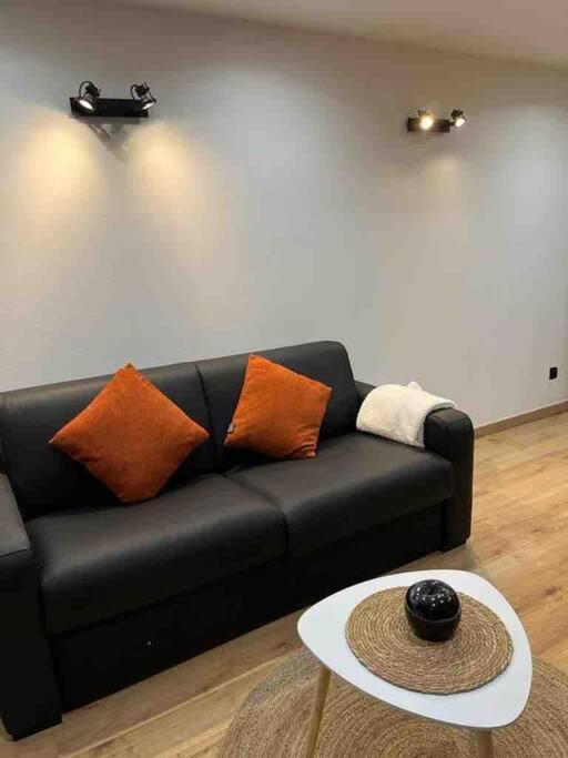 Escale Studio 21M Aeroport Cdg Parc Expo Asterix Gonesse Bagian luar foto